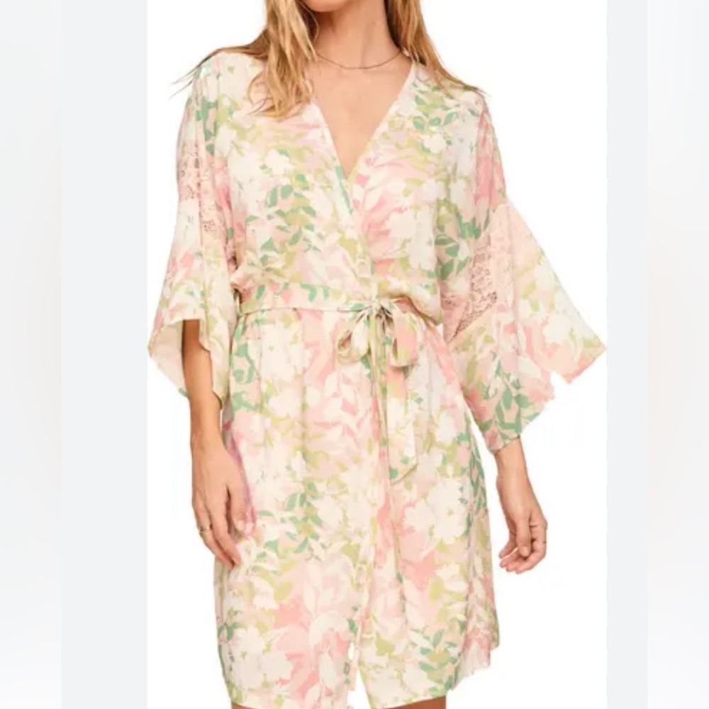 Adore Me Floral Lace Trim Lightweight Spring Robe Size M (No Belt)